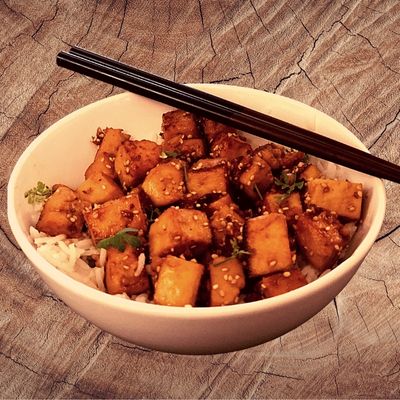 swissoja-recette-plat-tofu-caramelise plat de tofu caramélisé